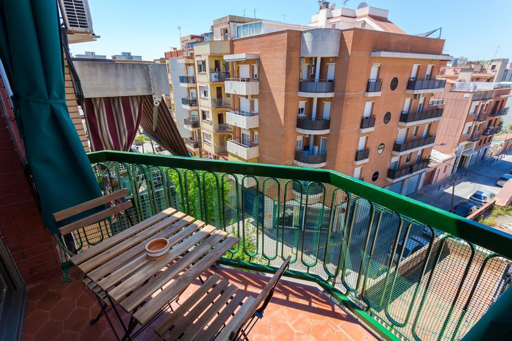 Cheerful Flat Hotel Esplugues de Llobregat Exterior photo